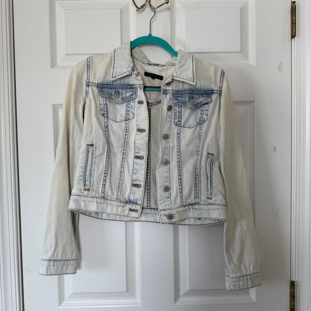 Theory light wash Jean Jacket Cropped size small